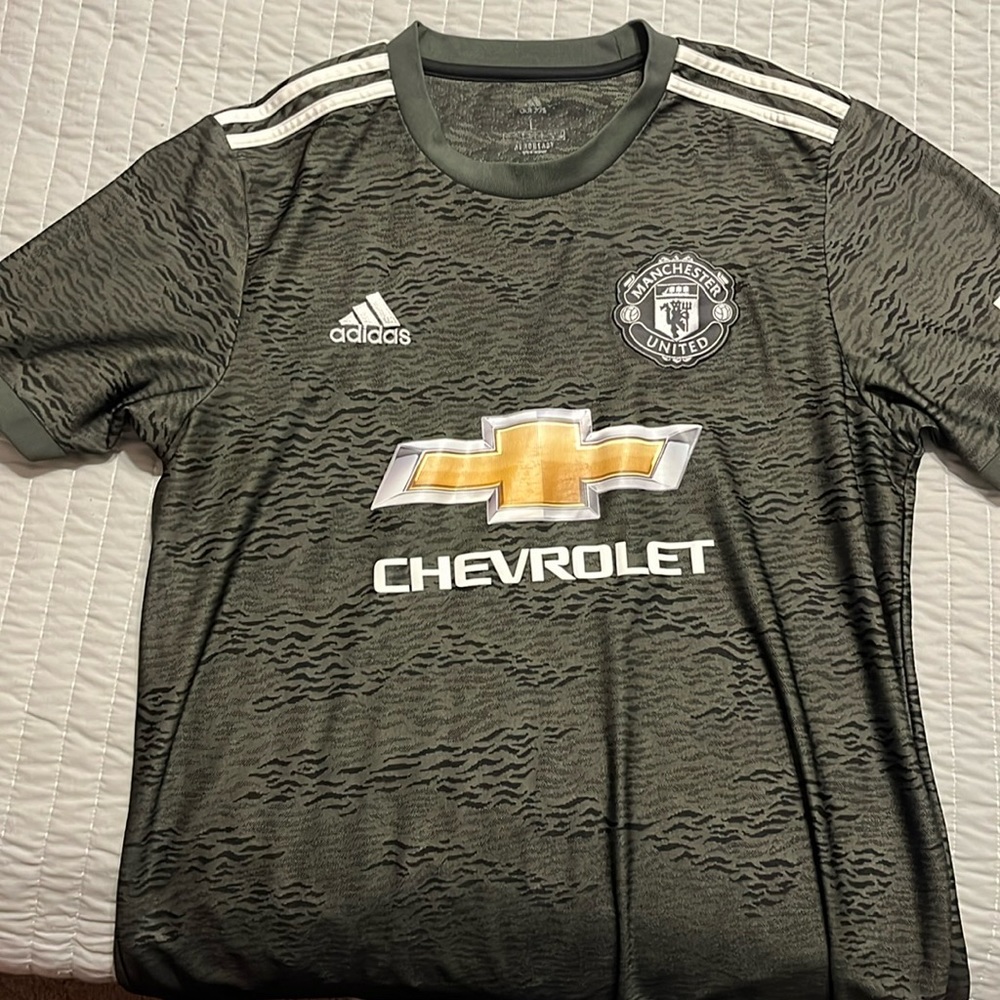 Manchester United jersey size L